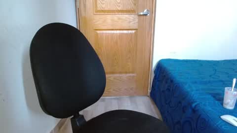 benjamin_isaac online show from December 8, 10:36 pm