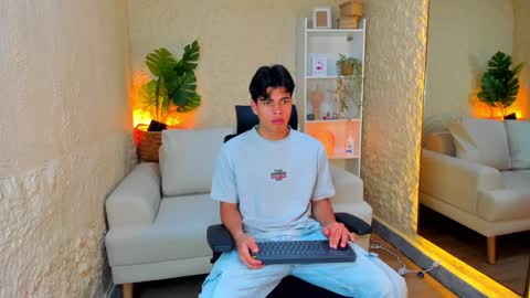 BENJAMIN online show from January 11, 2:30 am