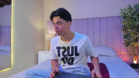 BENJAMIN online show from January 23, 1:19 am