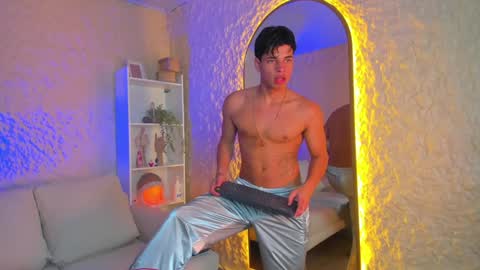 BENJAMIN online show from January 29, 7:36 am