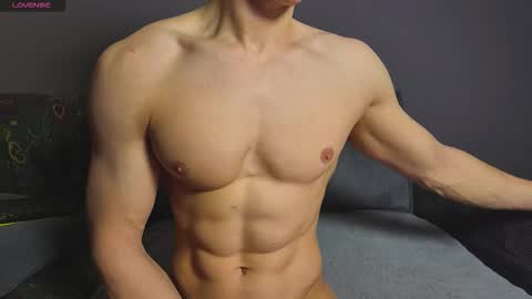 Snapshot of benjaminbond chatting on November 23, 6:24 am benjaminkarl02 online show from November 23, 6:24 am