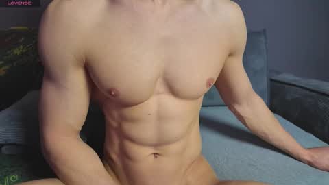 Snapshot of benjaminbond chatting on November 25, 6:24 am benjaminkarl02 online show from November 25, 6:24 am