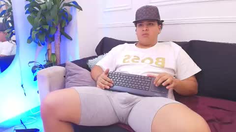 bennett_alejoo online show from October 14, 10:32 pm