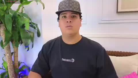 bennett_alejoo online show from June 17, 6:31 pm