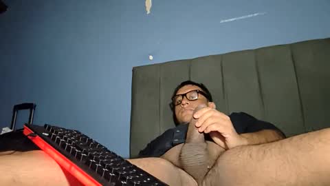 Snapshot of benny_94_project1000 chatting on April 2, 5:27 am Benn online show from April 2, 5:27 am