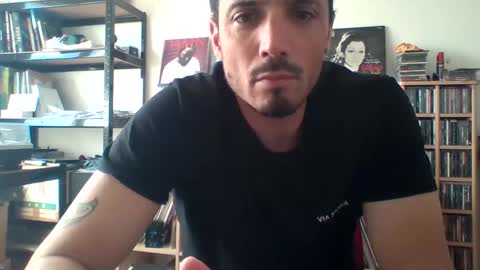 Snapshot of bennyhola chatting on May 18, 1:28 pm BennyHola online show from May 18, 1:28 pm