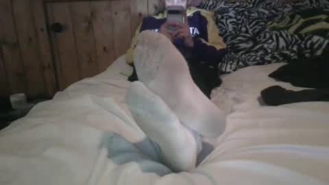 Snapshot of bennymn chatting on February 7, 2:40 am benny and innocentvixon online show from February 7, 2:40 am