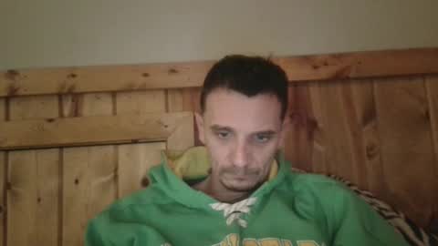 Snapshot of bennymn chatting on February 14, 3:54 am benny and innocentvixon online show from February 14, 3:54 am