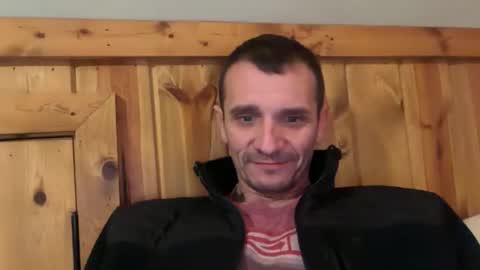 Snapshot of bennymn chatting on April 11, 6:34 pm benny and innocentvixon online show from April 11, 6:34 pm