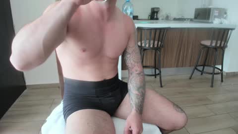 Snapshot of benthebodybuilder chatting on December 9, 9:05 pm Ben Braxton online show from December 9, 9:05 pm