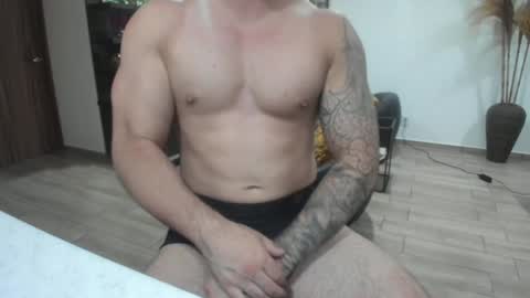 Snapshot of benthebodybuilder chatting on December 12, 2:37 am Ben Braxton online show from December 12, 2:37 am