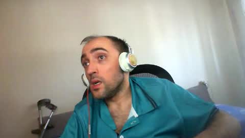 Snapshot of bentish chatting on October 5, 9:51 am bentish online show from October 5, 9:51 am