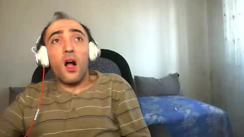 Snapshot of bentish chatting on October 8, 5:05 am bentish online show from October 8, 5:05 am