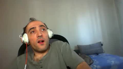 Snapshot of bentish chatting on October 14, 6:03 am bentish online show from October 14, 6:03 am