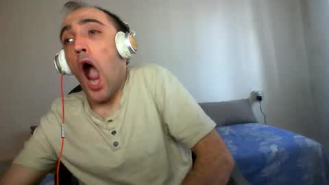 Snapshot of bentish chatting on October 18, 6:05 am bentish online show from October 18, 6:05 am