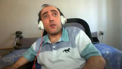 Snapshot of bentish chatting on November 1, 9:33 am bentish online show from November 1, 9:33 am