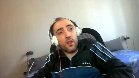 Snapshot of bentish chatting on November 27, 8:05 am bentish online show from November 27, 8:05 am