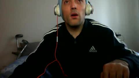 Snapshot of bentish chatting on December 5, 1:42 pm bentish online show from December 5, 1:42 pm