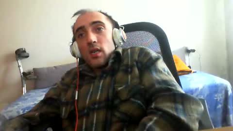 Snapshot of bentish chatting on December 15, 10:30 am bentish online show from December 15, 10:30 am