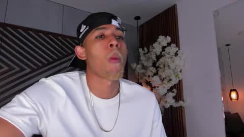 bento_fox online show from December 4, 3:05 am