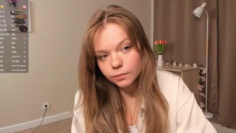 Julie online show from April 21, 7:50 pm