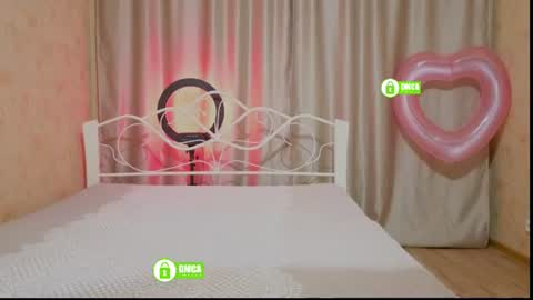 Snapshot of berkova_le chatting on June 17, 5:47 pm Berkova L online show from June 17, 5:47 pm