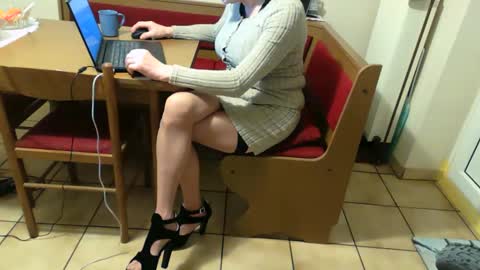 Snapshot of bernadetanylon chatting on February 14, 7:16 am Bernadetanylon online show from February 14, 7:16 am