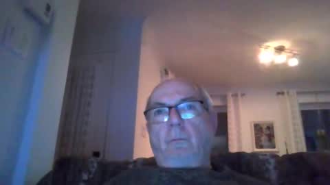 bernard1102 online show from December 9, 11:36 am