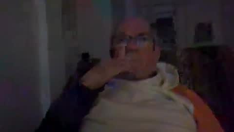 bernard1102 online show from December 15, 3:34 am