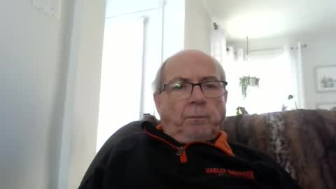 bernard1102 online show from February 28, 2:09 pm