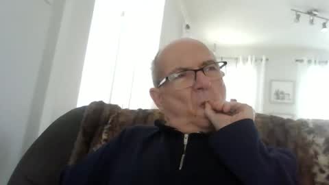 Snapshot of bernard1102 chatting on April 10, 1:27 pm bernard1102 online show from April 10, 1:27 pm