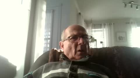 Snapshot of bernard1102 chatting on April 14, 10:38 pm bernard1102 online show from April 14, 10:38 pm