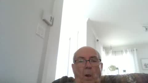 Snapshot of bernard1102 chatting on April 16, 1:56 pm bernard1102 online show from April 16, 1:56 pm