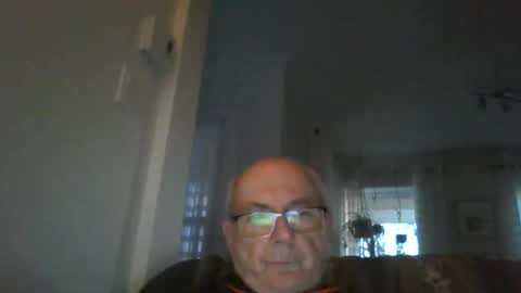 Snapshot of bernard1102 chatting on April 27, 12:08 am bernard1102 online show from April 27, 12:08 am