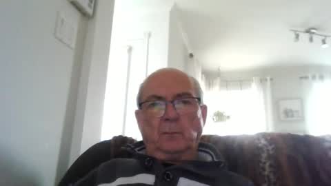 Snapshot of bernard1102 chatting on April 30, 1:39 pm bernard1102 online show from April 30, 1:39 pm