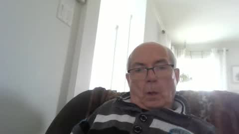 Snapshot of bernard1102 chatting on May 1, 3:49 pm bernard1102 online show from May 1, 3:49 pm