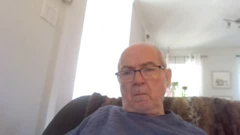 bernard1102 online show from July 15, 11:59 am