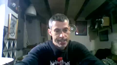 bernichaoss77 online show from December 22, 5:37 am