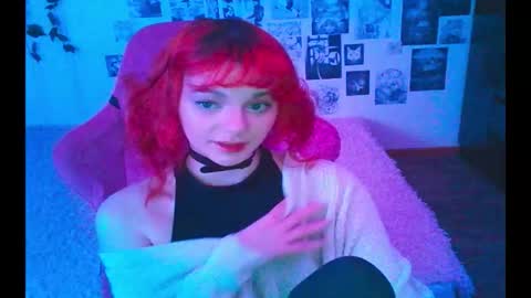 Snapshot of berriekitten chatting on February 9, 8:51 am BerrieKitten online show from February 9, 8:51 am