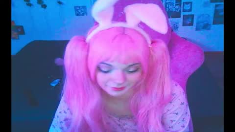 Snapshot of berriekitten chatting on March 15, 9:54 pm BerrieKitten online show from March 15, 9:54 pm