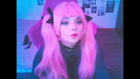 Snapshot of berriekitten chatting on April 13, 3:50 pm BerrieKitten online show from April 13, 3:50 pm