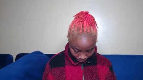 berries_lee online show from September 23, 8:12 pm