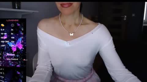 Snapshot of berry2024 chatting on October 4, 5:49 am berry2024 online show from October 4, 5:49 am