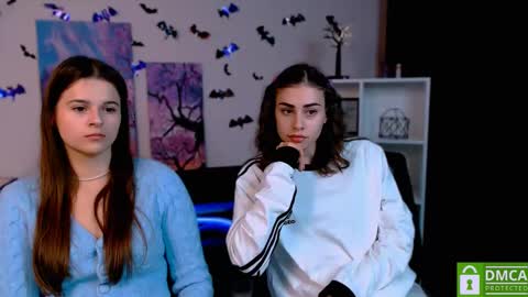 Snapshot of berry_alma chatting on December 16, 3:00 pm Alma online show from December 16, 3:00 pm