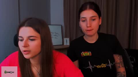 Snapshot of berry_alma chatting on December 17, 2:11 pm Alma online show from December 17, 2:11 pm