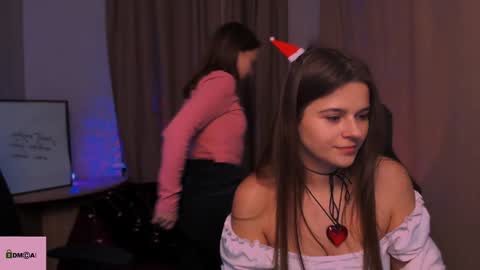 Snapshot of berry_alma chatting on December 22, 4:38 pm Alma online show from December 22, 4:38 pm