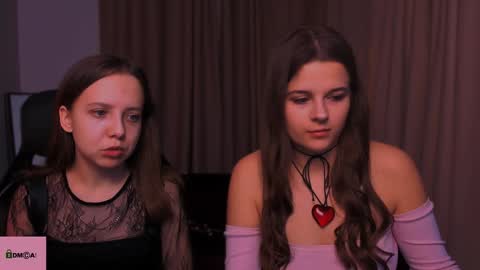 Snapshot of berry_alma chatting on December 23, 7:38 am Alma online show from December 23, 7:38 am