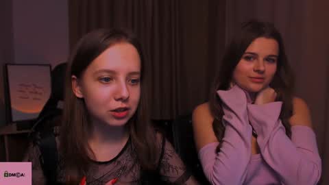 Snapshot of berry_alma chatting on December 23, 10:42 am Alma online show from December 23, 10:42 am