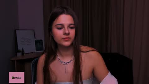 Snapshot of berry_alma chatting on December 28, 10:25 am Alma online show from December 28, 10:25 am