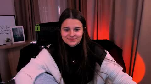 Snapshot of berry_alma chatting on February 10, 5:47 am Alma online show from February 10, 5:47 am